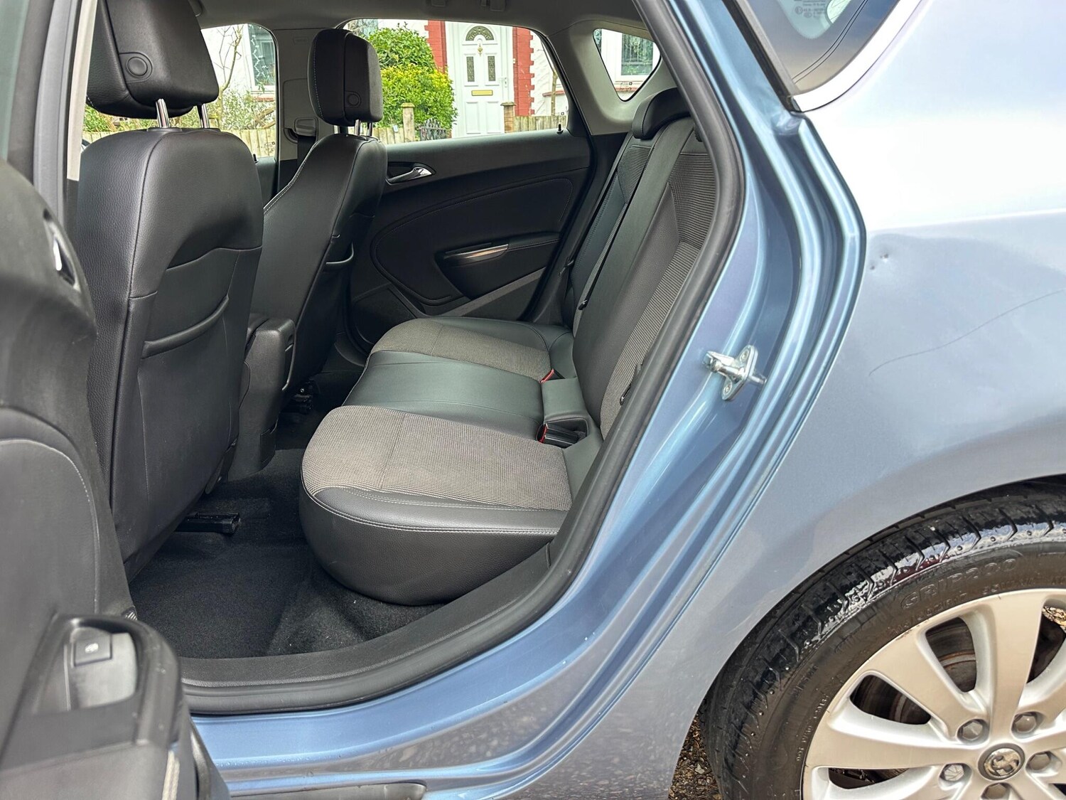 Used Vauxhall Astra 2010 for sale - 77403891: Photo 12