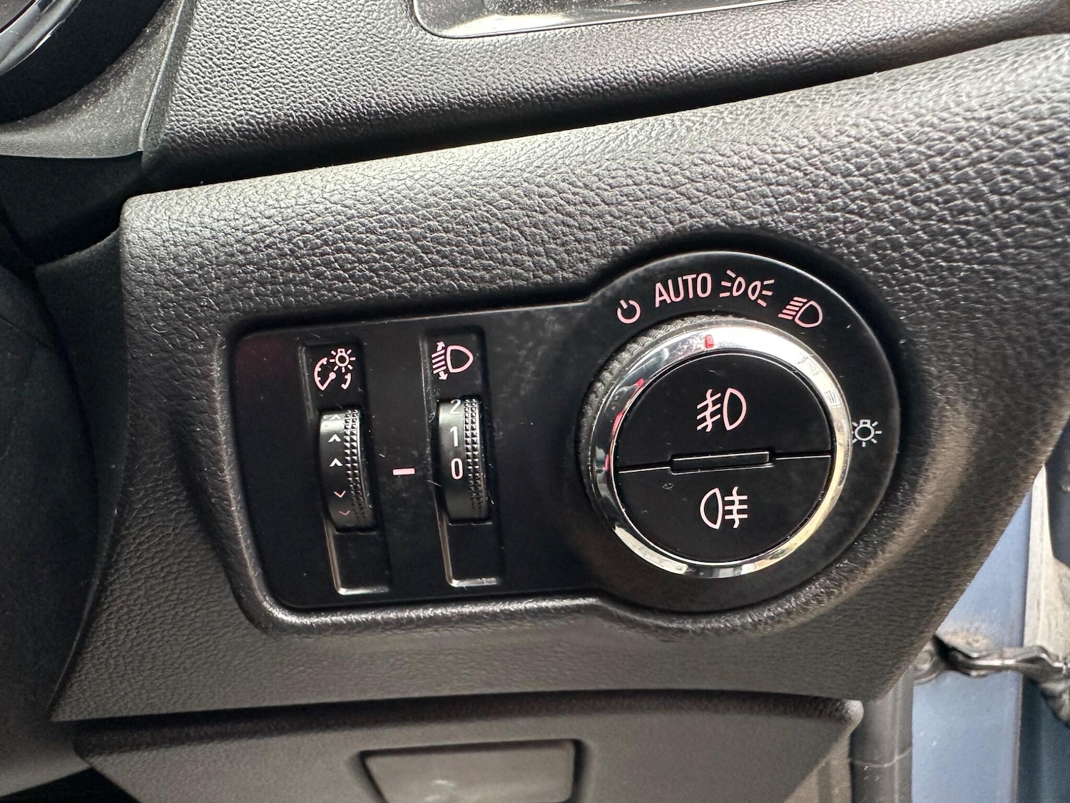 Used Vauxhall Astra 2010 for sale - 77403891: Photo 16