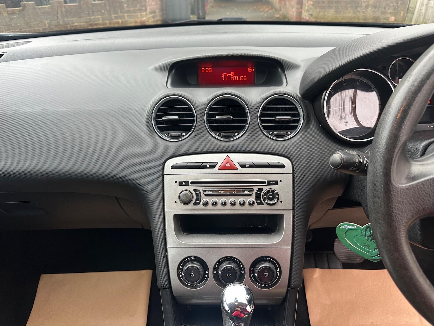 Used Peugeot 308 2010 for sale - 76572183: Photo 10