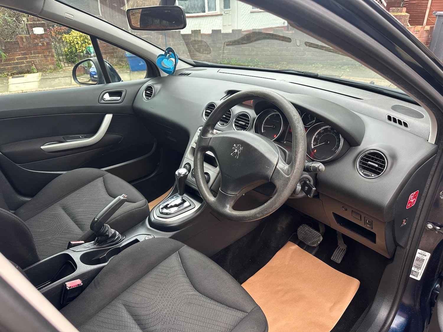 Used Peugeot 308 2010 for sale - 76572183: Photo 11