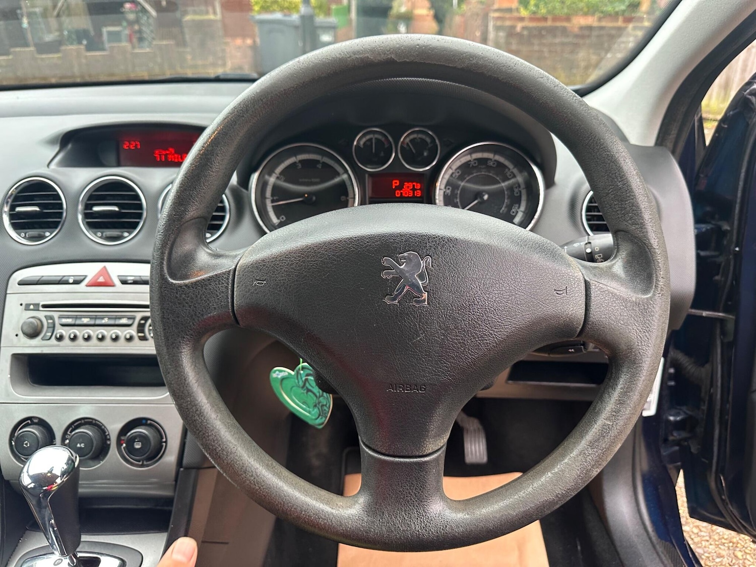 Used Peugeot 308 2010 for sale - 76572183: Photo 22