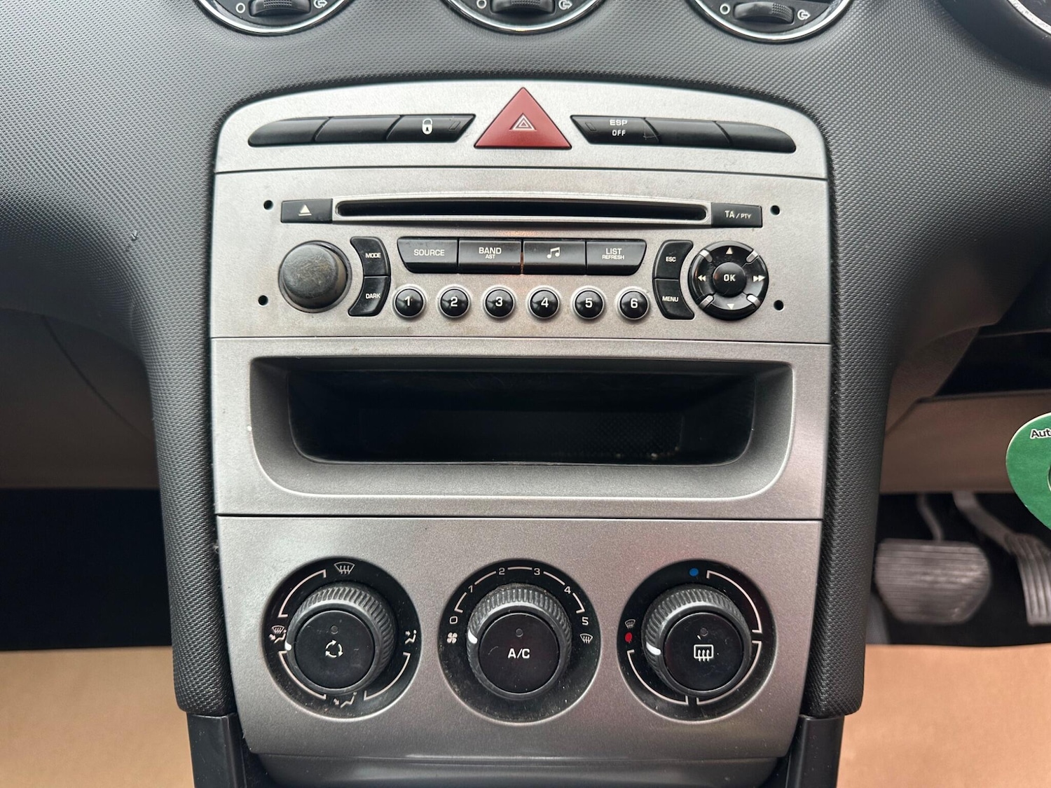 Used Peugeot 308 2010 for sale - 76572183: Photo 24