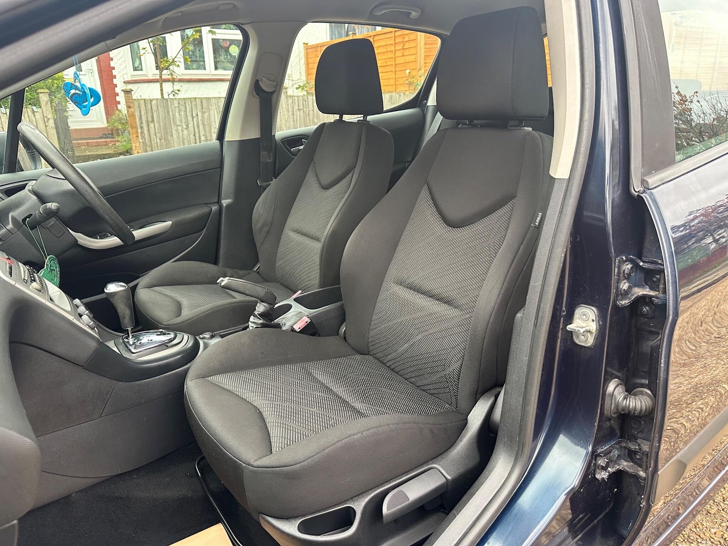 Used Peugeot 308 2010 for sale - 76572183: Photo 25