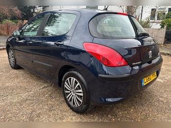 Used Peugeot 308 2010 for sale - 76572183: Photo