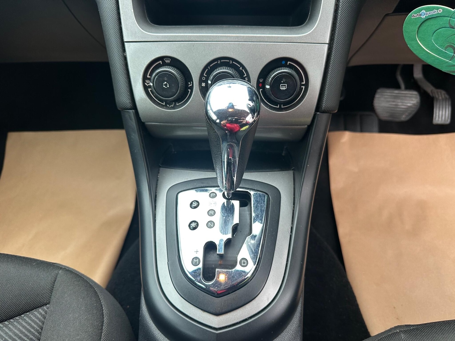 Used Peugeot 308 2010 for sale - 76572183: Photo 9