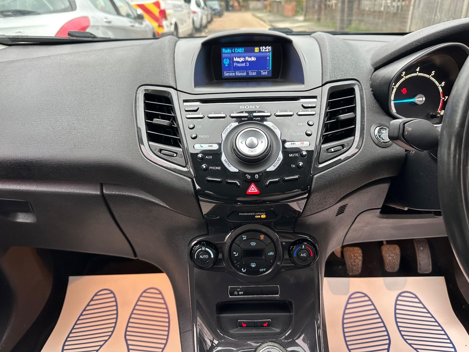 Used Ford Fiesta 2013 for sale - 77040798: Photo 12