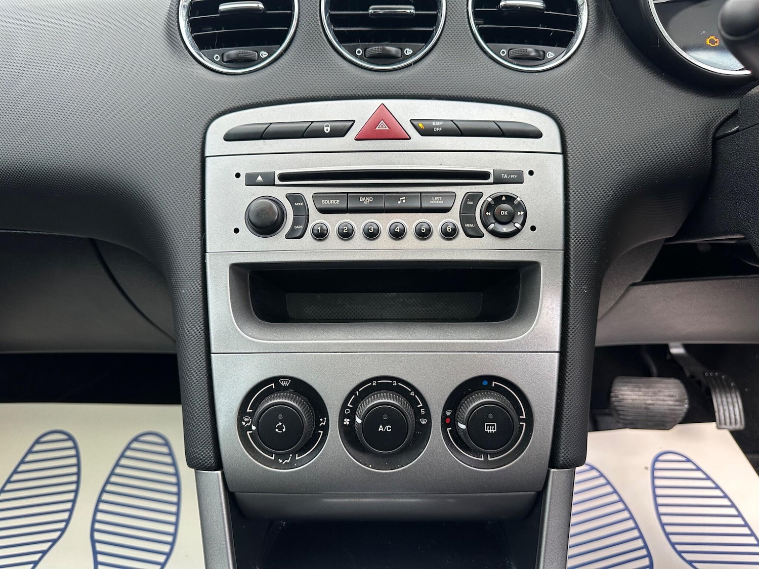 Used Peugeot 308 2010 for sale - 77403889: Photo 20