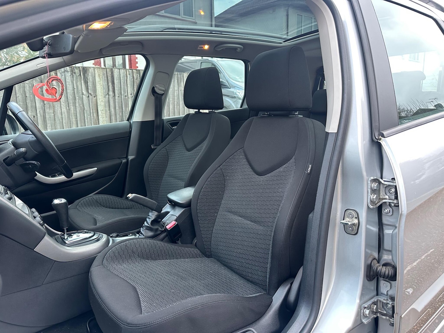 Used Peugeot 308 2010 for sale - 77403889: Photo 29