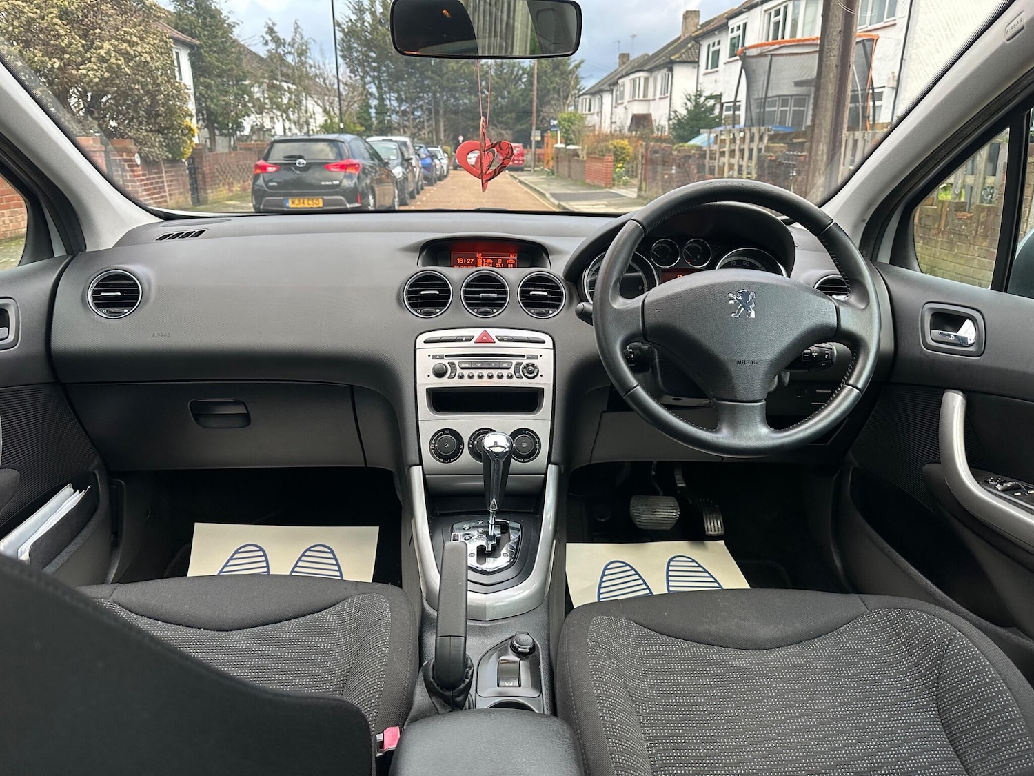 Used Peugeot 308 2010 for sale - 77403889: Photo 9