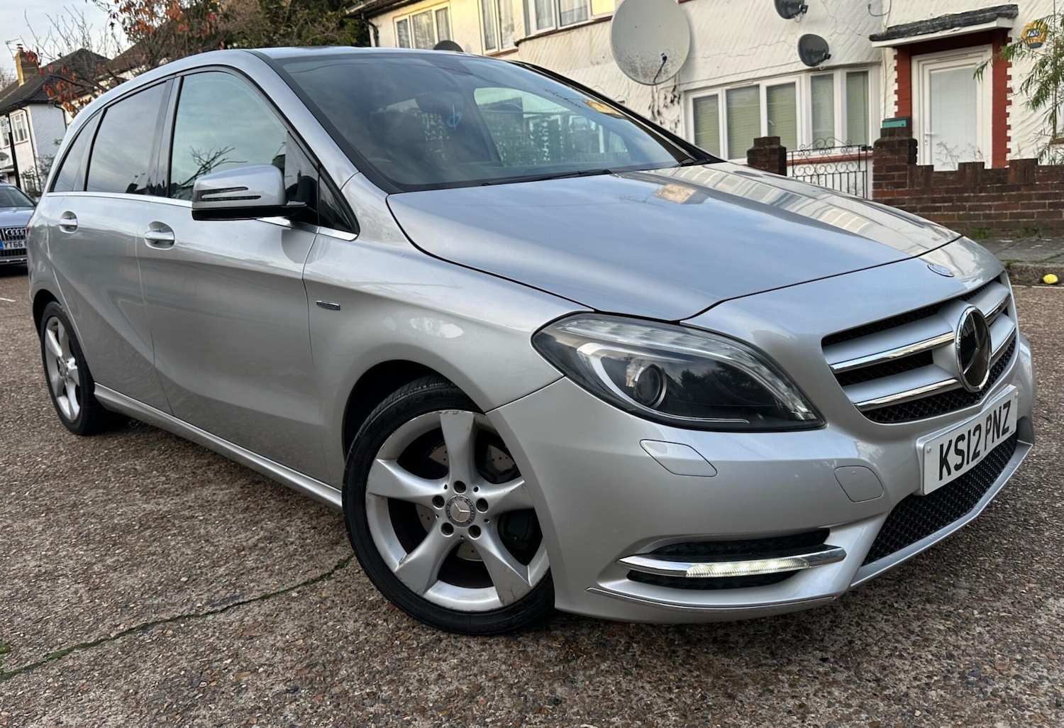 Used Mercedes-Benz B Class 2012 for sale - 76012529: Photo 1