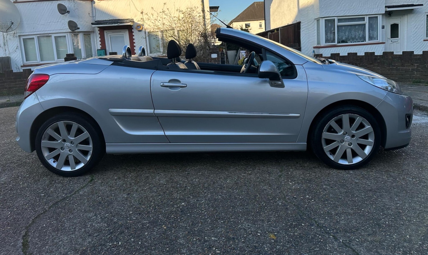 Used Peugeot 207 2014 for sale - 77940353: Photo 14