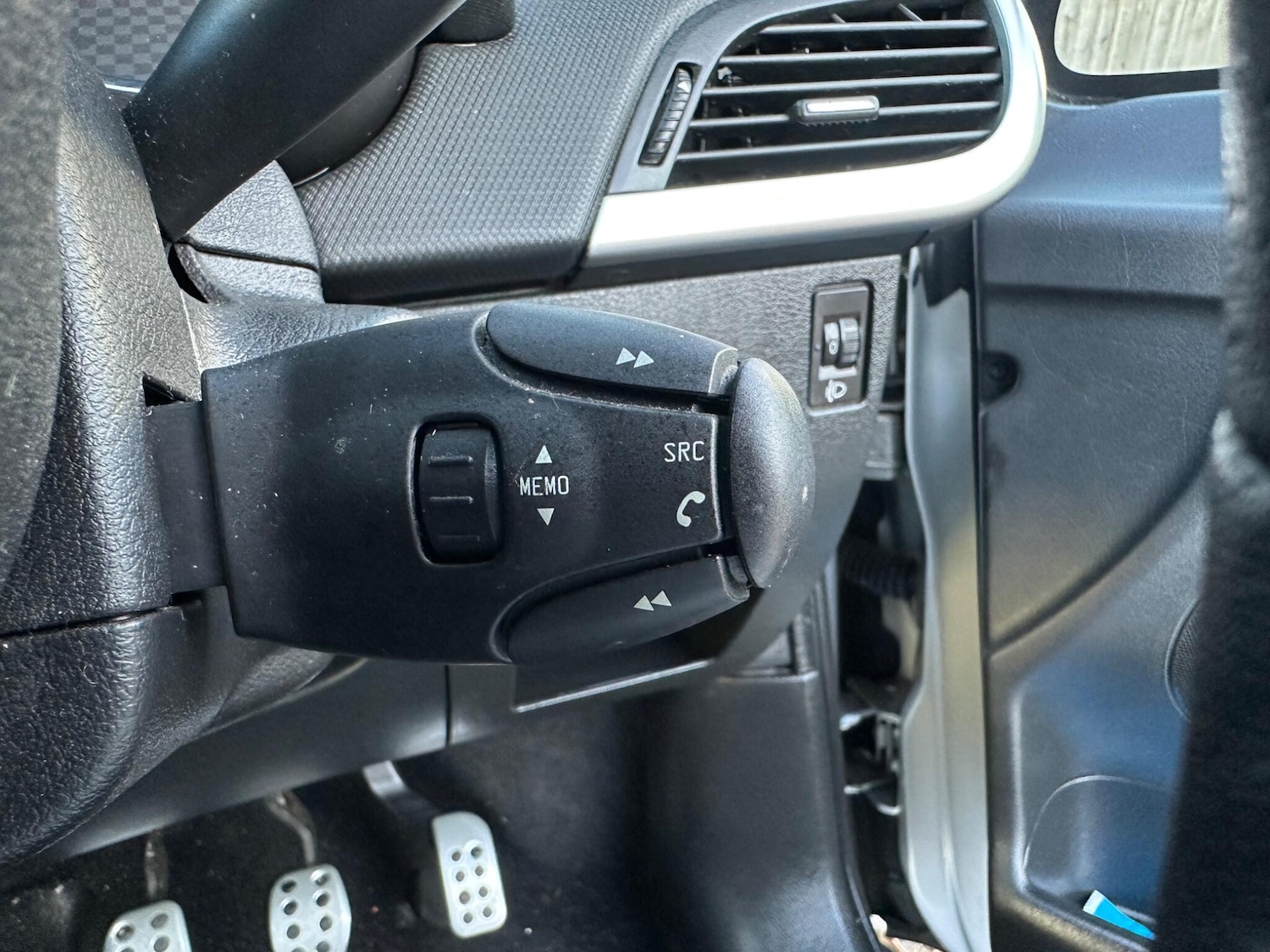 Used Peugeot 207 2014 for sale - 77940353: Photo 27