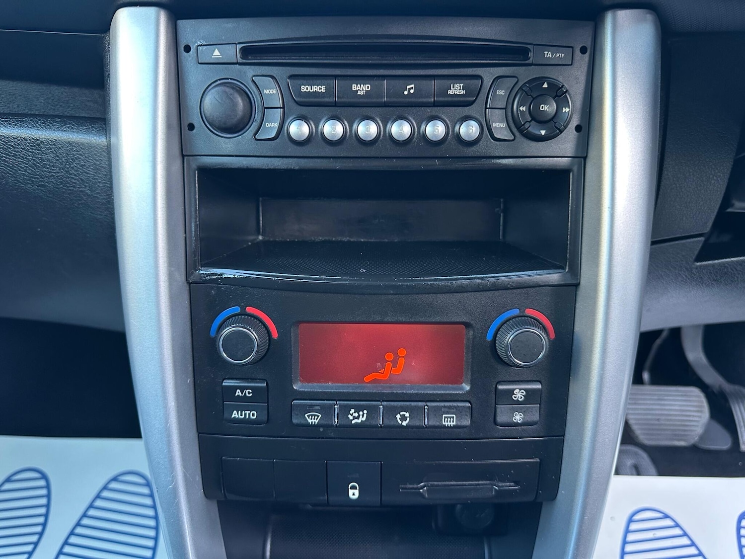 Used Peugeot 207 2009 for sale - 77892949: Photo 18