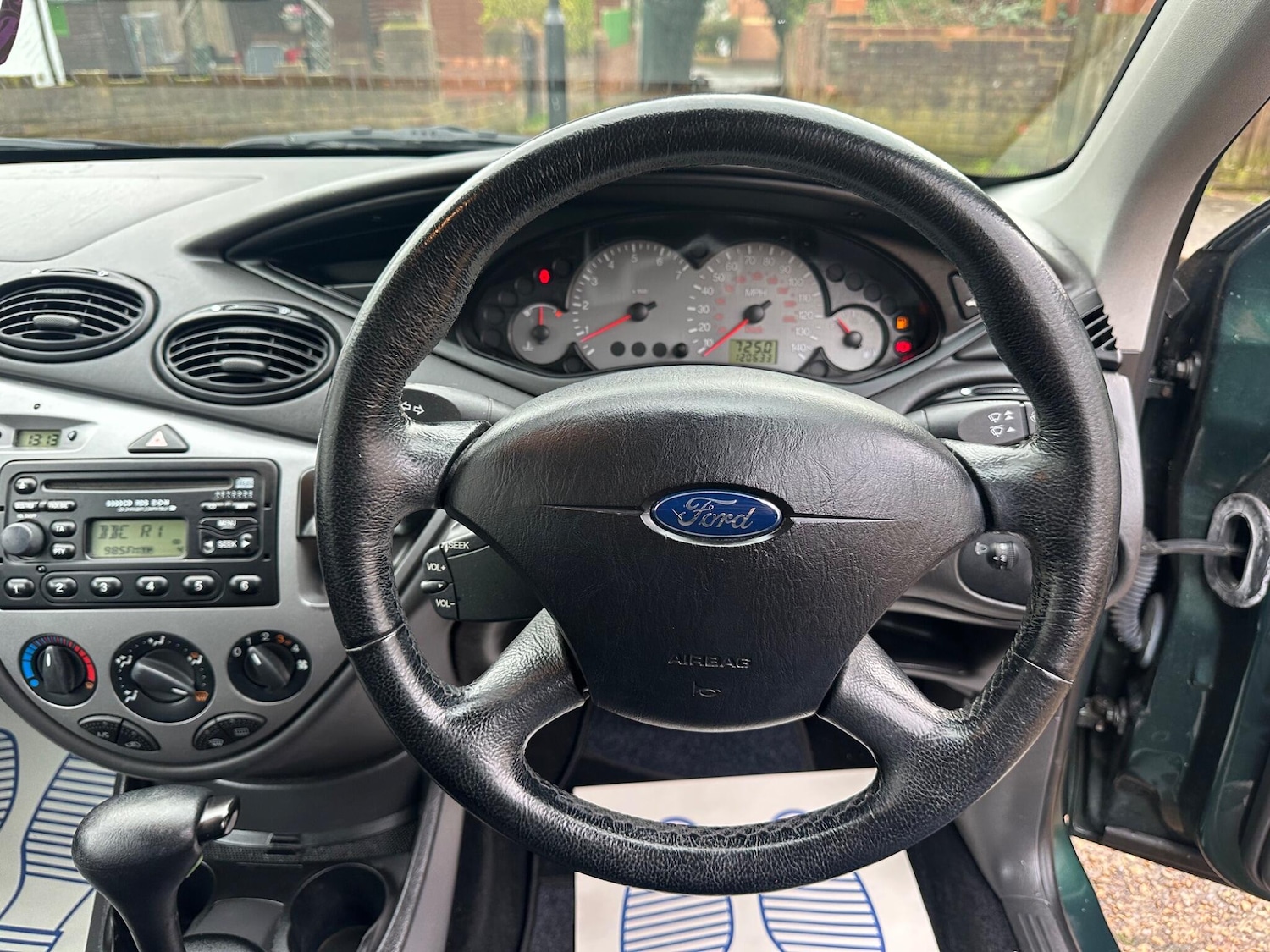 Used Ford Focus 2004 for sale - 77403888: Photo 17