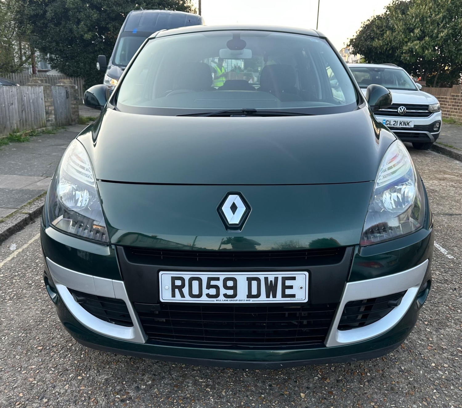 Used Renault Scenic 2009 for sale - 77957251: Photo 2