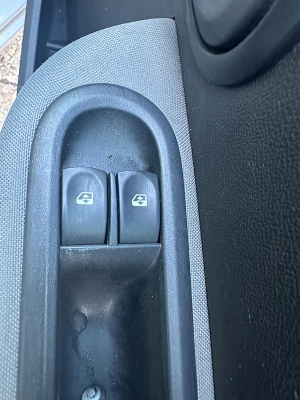 Used Renault Clio 2011 for sale - 74686748: Photo 18