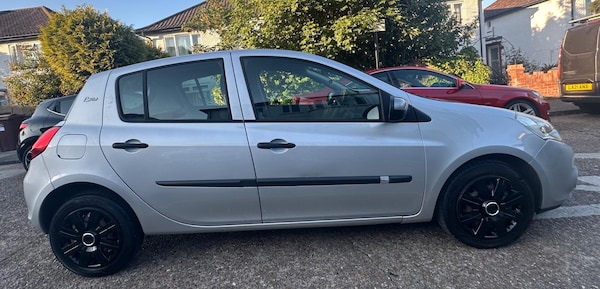 Used Renault Clio 2011 for sale - 74686748: Photo 7
