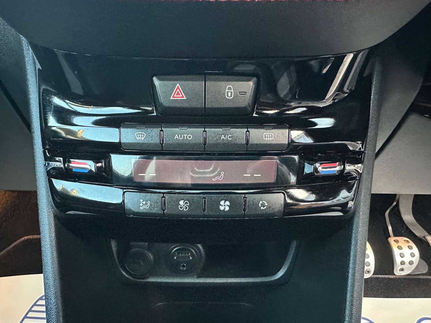 Used Peugeot 208 for sale - 77883485: Photo 33