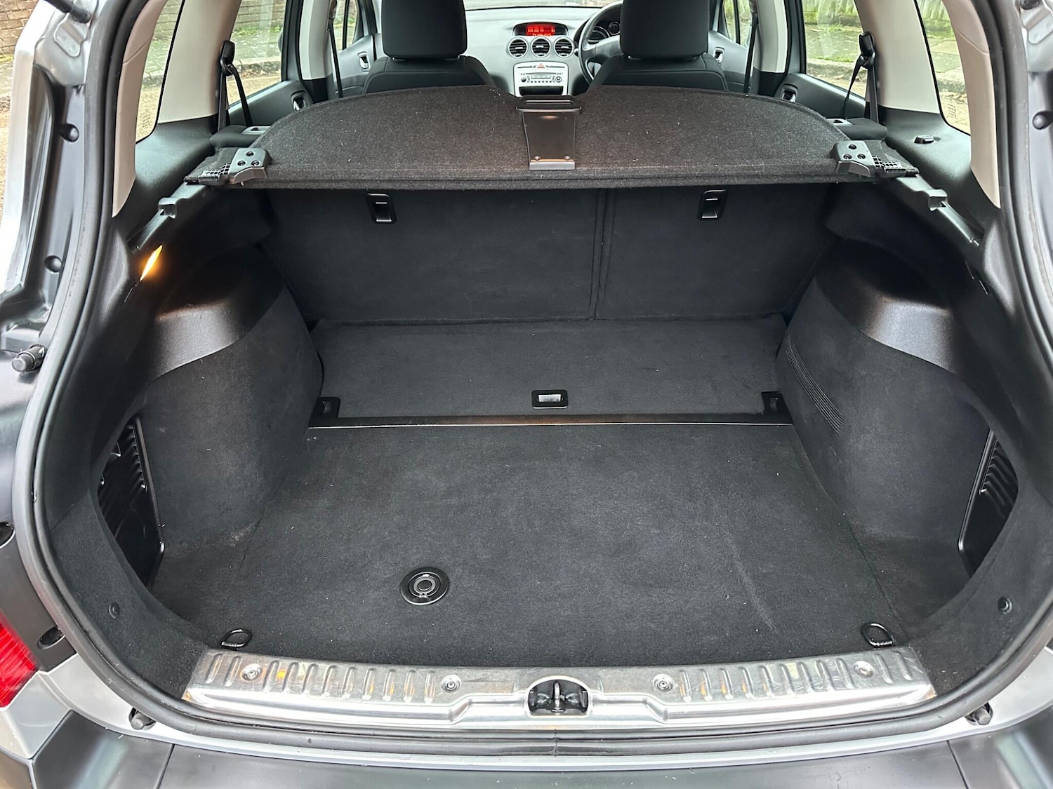 Used Peugeot 308 2010 for sale - 76688968: Photo 11