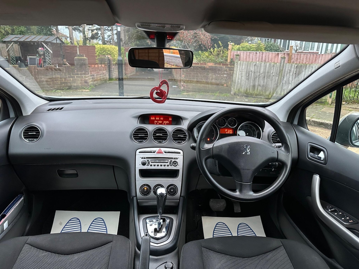 Used Peugeot 308 2010 for sale - 76688968: Photo 12