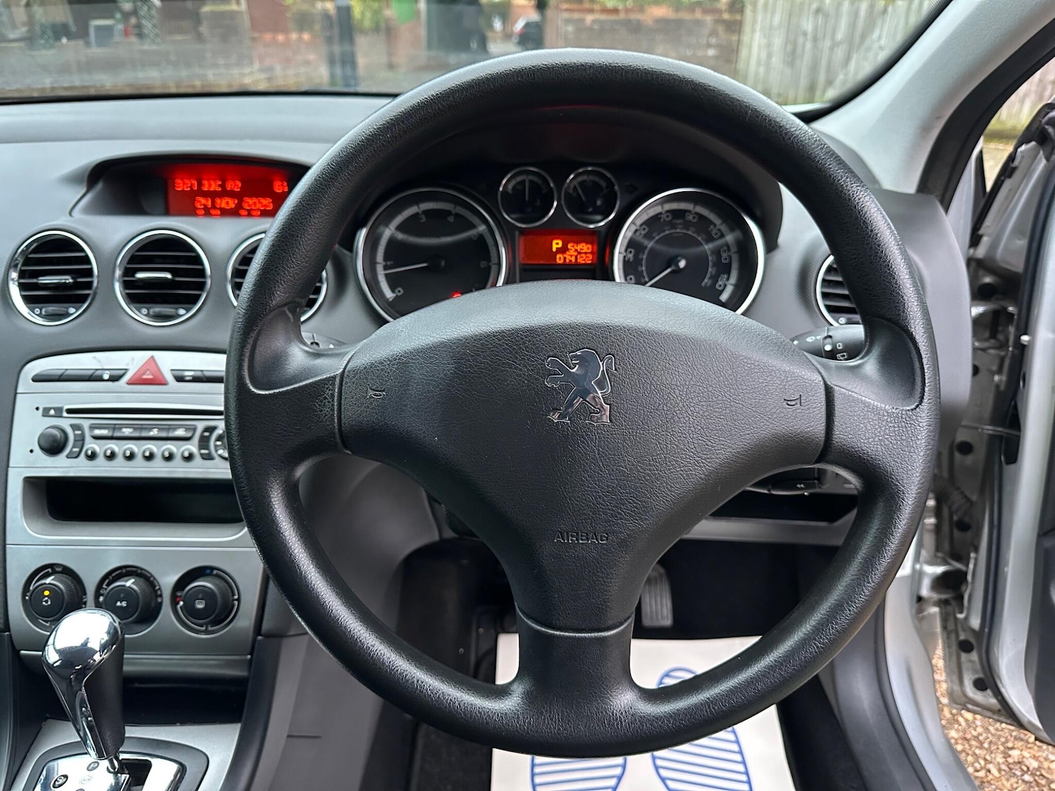 Used Peugeot 308 2010 for sale - 76688968: Photo 17