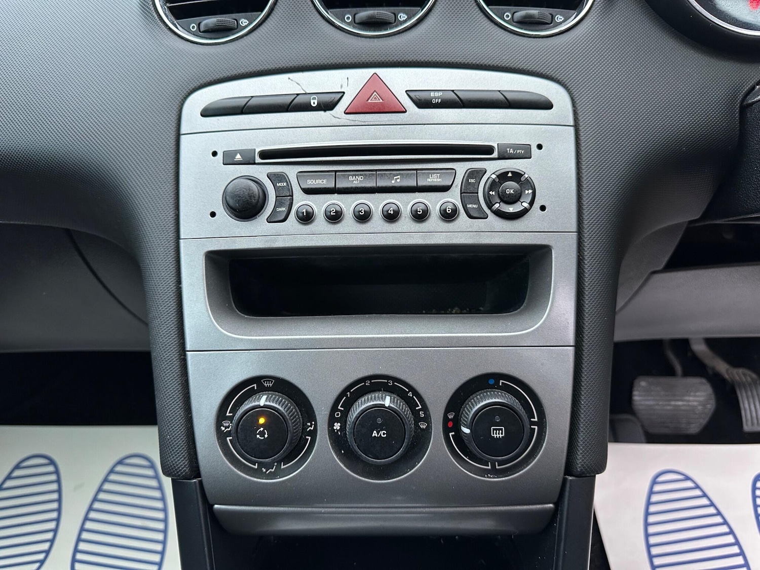 Used Peugeot 308 2010 for sale - 76688968: Photo 20