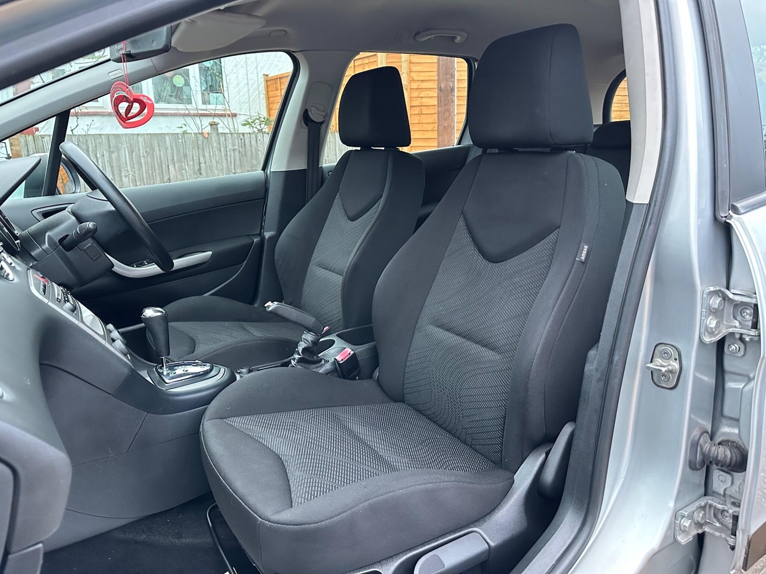 Used Peugeot 308 2010 for sale - 76688968: Photo 24