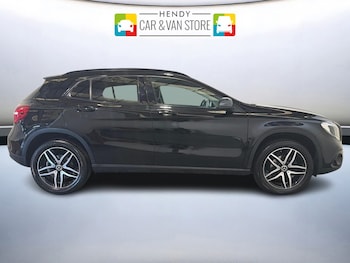 Used Mercedes-Benz GLA 2019 for sale - 79302600: Photo