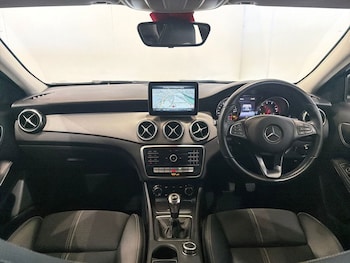 Used Mercedes-Benz GLA 2019 for sale - 79302600: Photo
