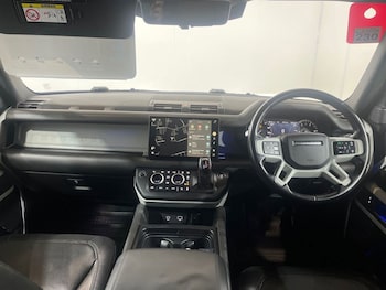 Used Land Rover Defender 2023 for sale - 79200167: Photo
