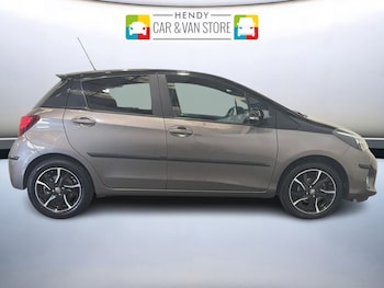 Used Toyota Yaris 2017 for sale - 79199403: Photo