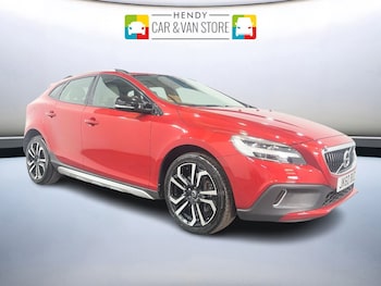 Used Volvo V40 2018 for sale - 79200000: Photo