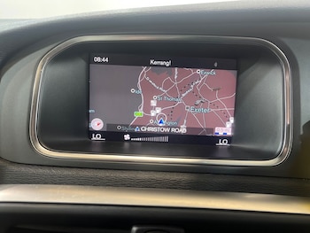 Used Volvo V40 2018 for sale - 79200000: Photo