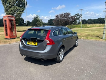 Used Volvo V60 2016 for sale - 75342972: Photo