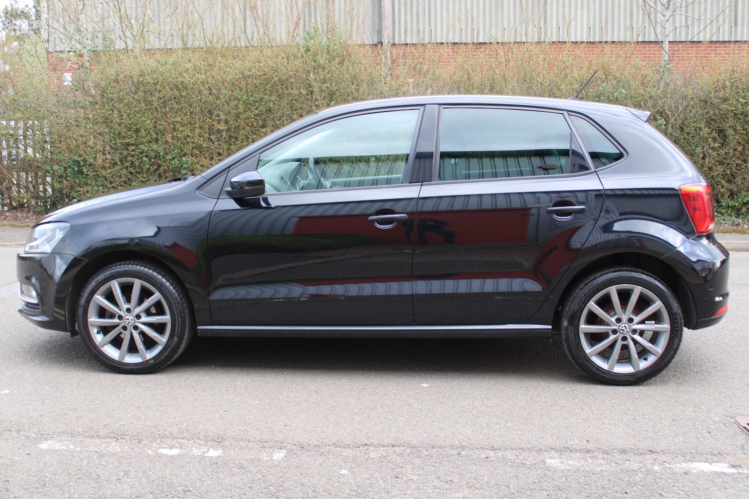 Used Volkswagen Polo 2015 for sale - 78070756: Photo 8