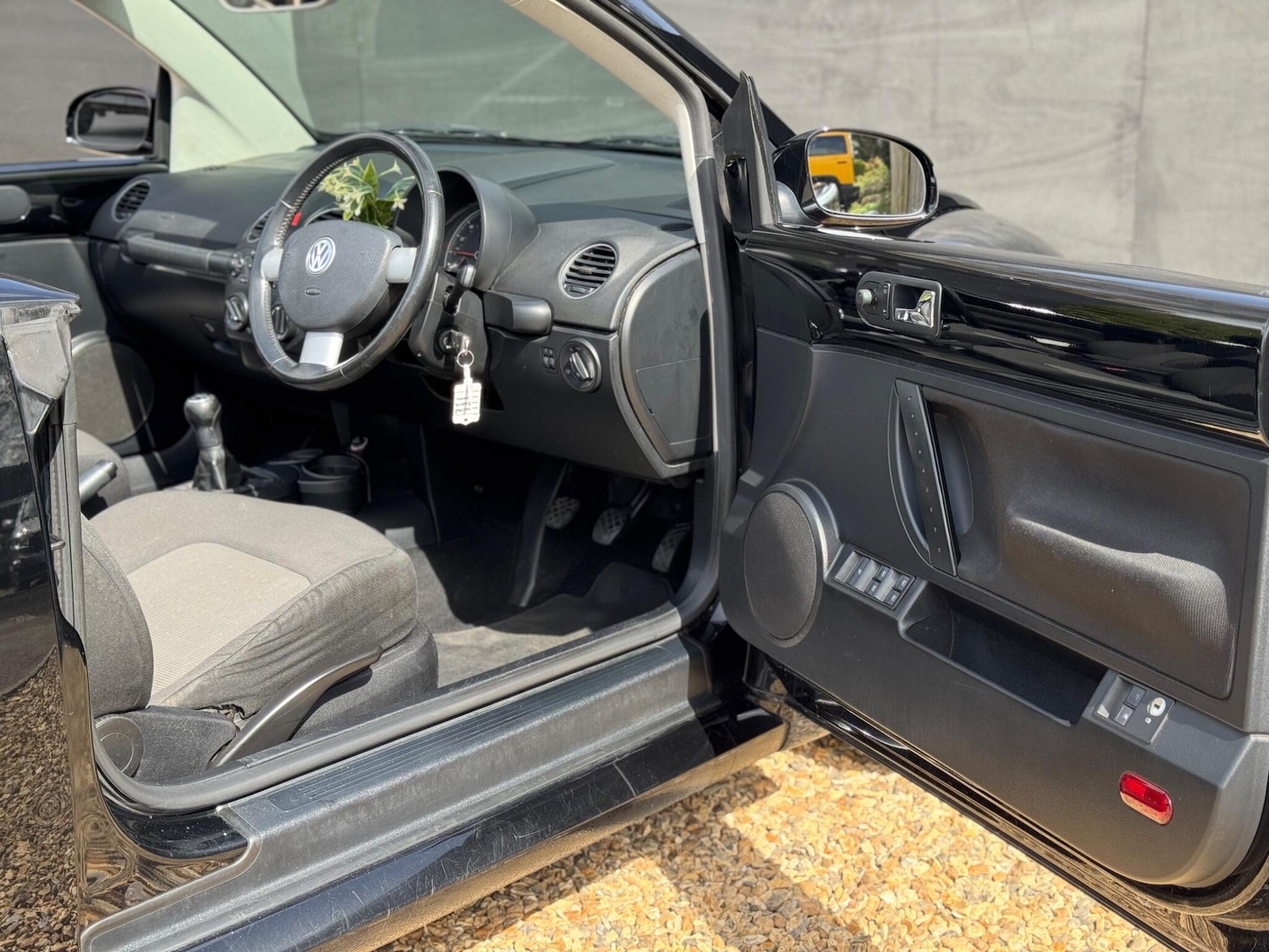 Used Volkswagen Beetle 2011 for sale - 78205074: Photo 30