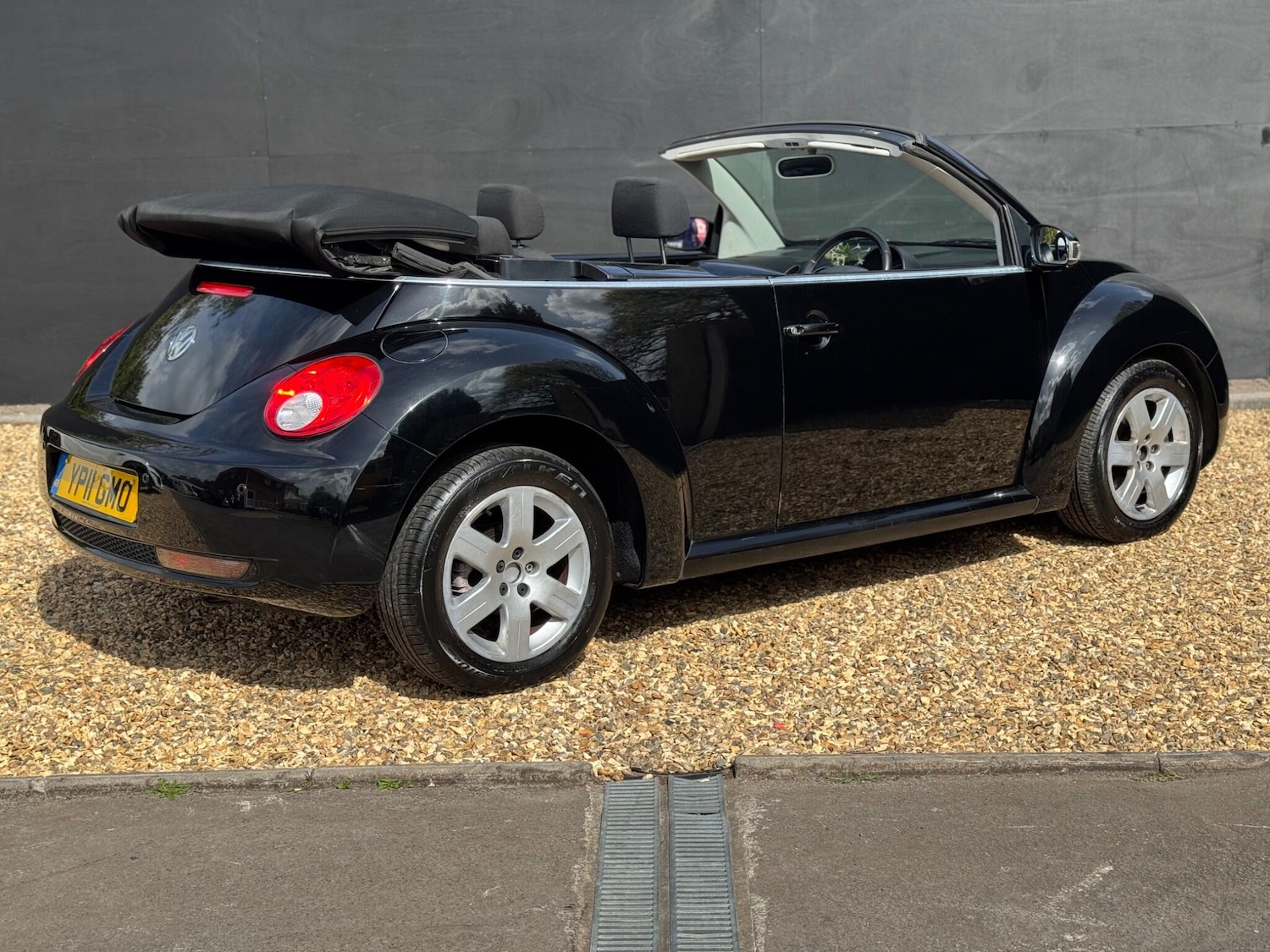 Used Volkswagen Beetle 2011 for sale - 78205074: Photo 32