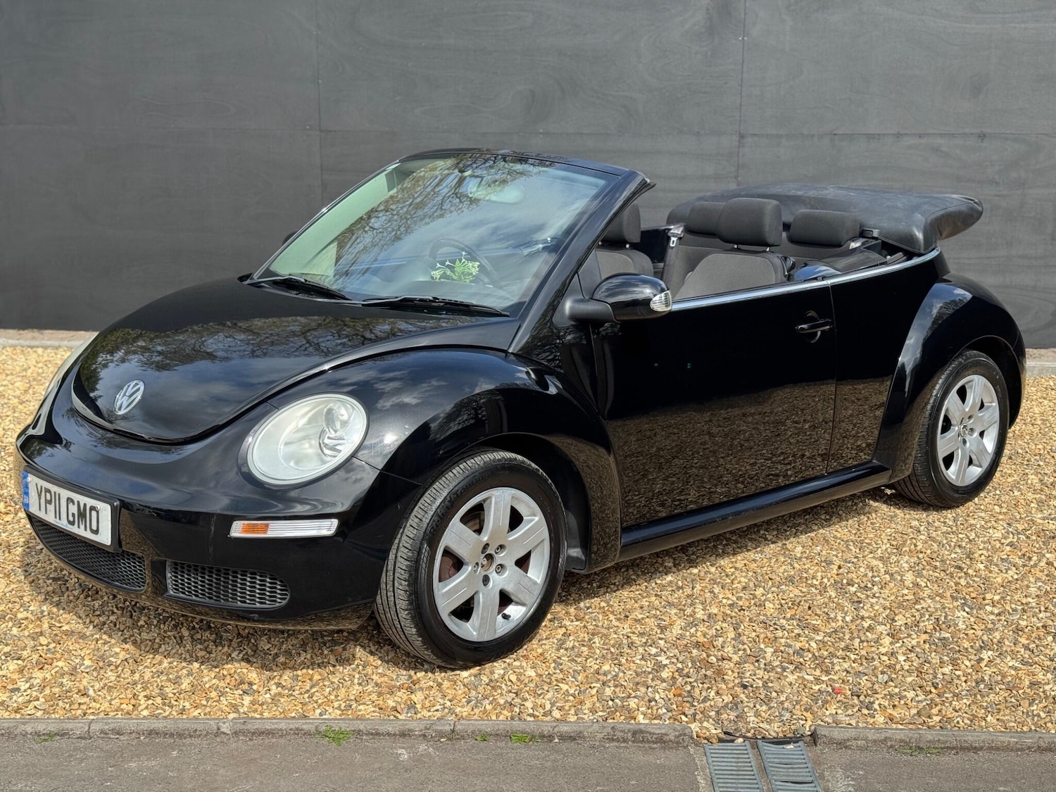 Used Volkswagen Beetle 2011 for sale - 78205074: Photo 8