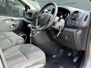 Used Vauxhall Vivaro 2017 for sale - 78347602: Photo