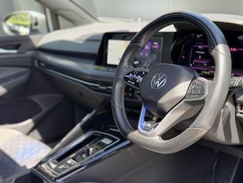 Used Volkswagen Golf 2023 for sale - 78915656: Photo