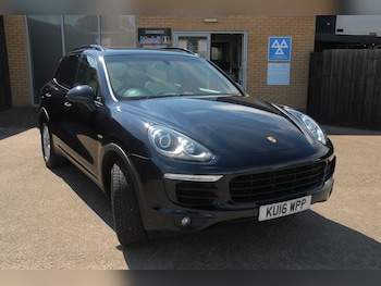 Used Porsche Cayenne 2016 for sale - 79102114: Photo