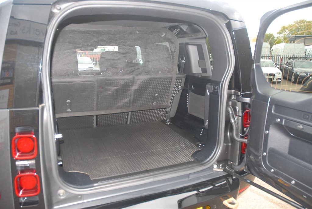 Used Land Rover Defender 2022 for sale - 76979847: Photo 15