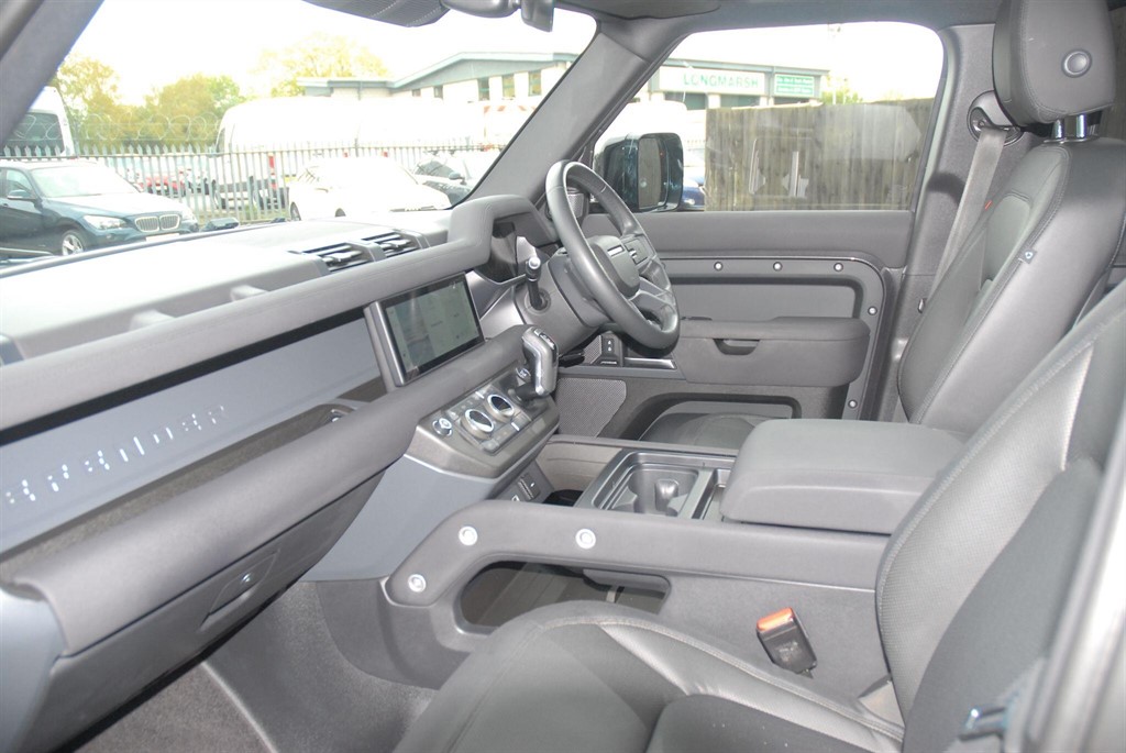 Used Land Rover Defender 2022 for sale - 76979847: Photo 5