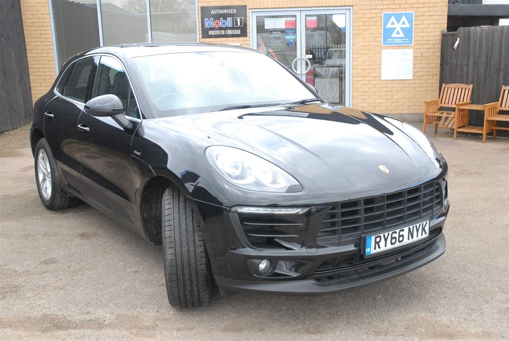 Used Porsche Macan 2016 for sale - 76979823: Photo 2