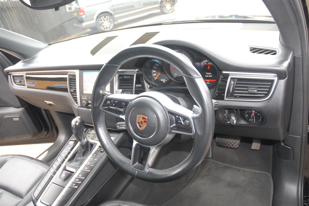 Used Porsche Macan 2016 for sale - 76979823: Photo 3