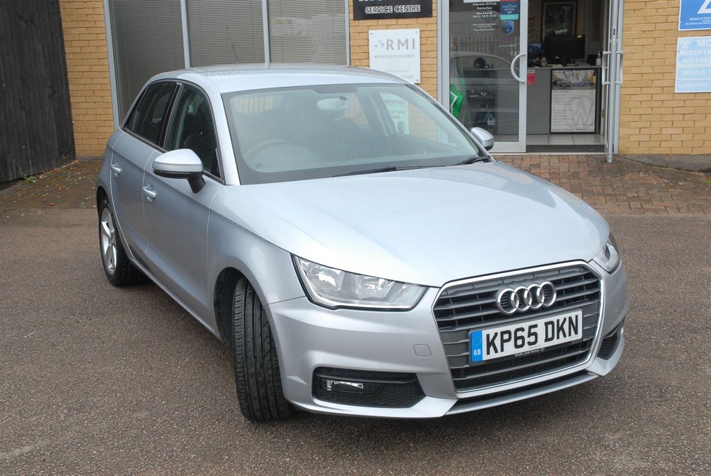 Used Audi A1 2015 for sale - 76979837: Photo 2