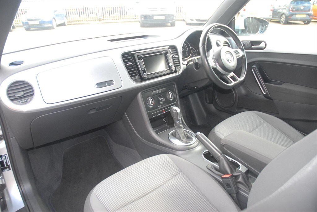 Used Volkswagen Beetle 2012 for sale - 77833789: Photo 16