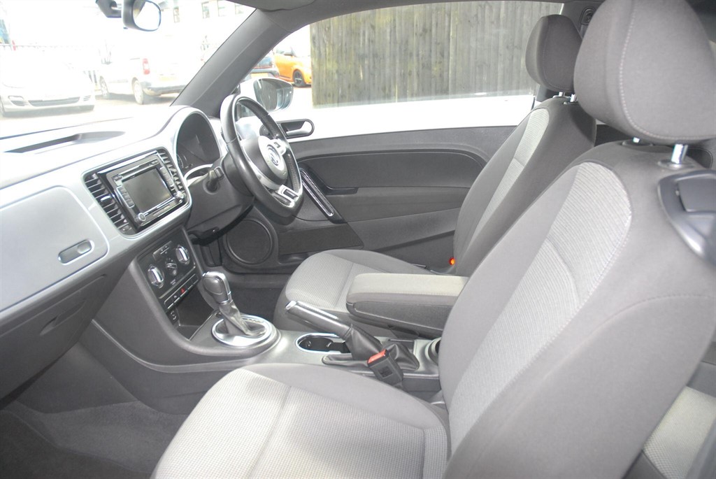 Used Volkswagen Beetle 2012 for sale - 77833789: Photo 21