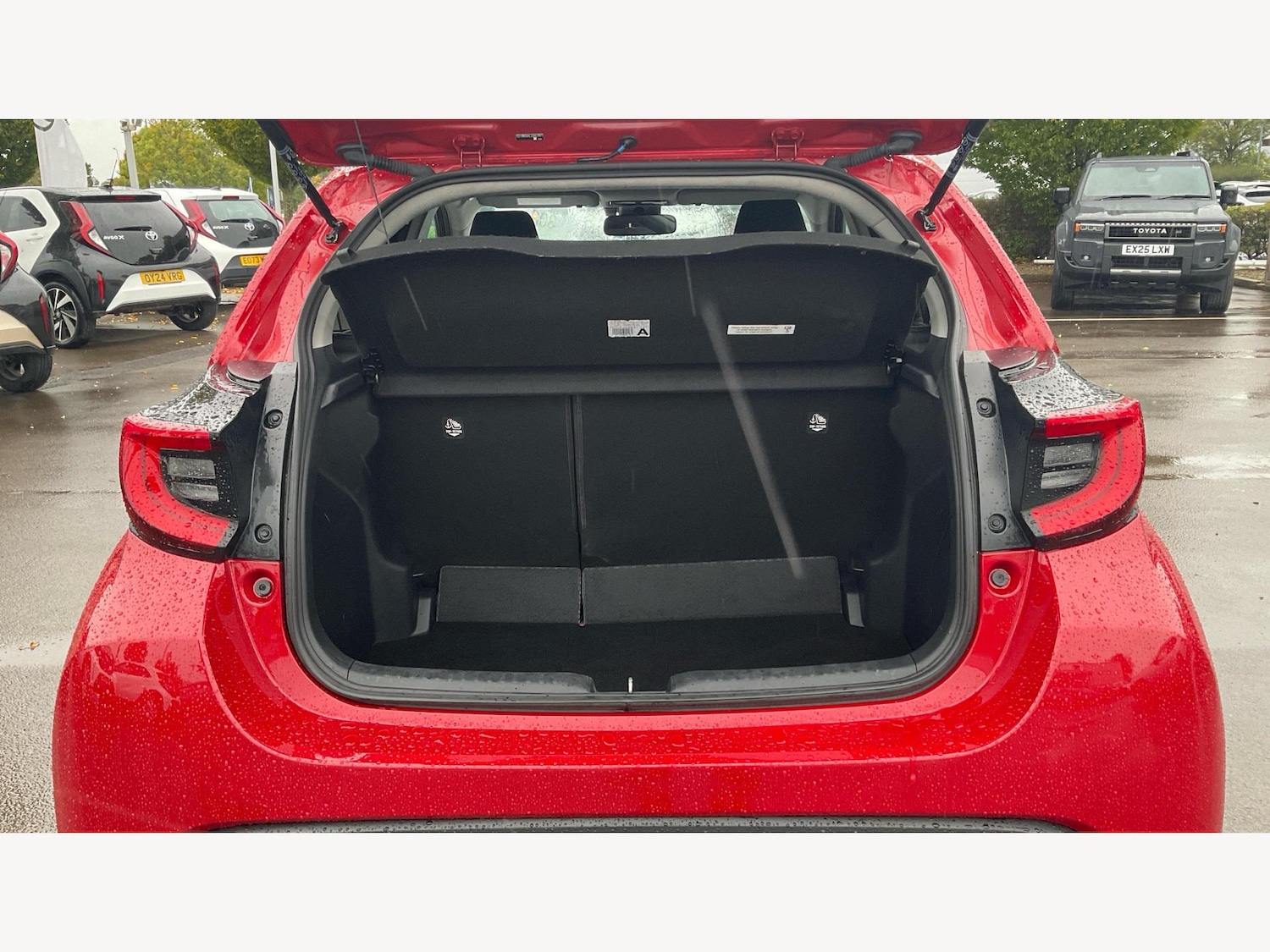 Used Toyota Yaris 2022 for sale - 76689426: Photo 16