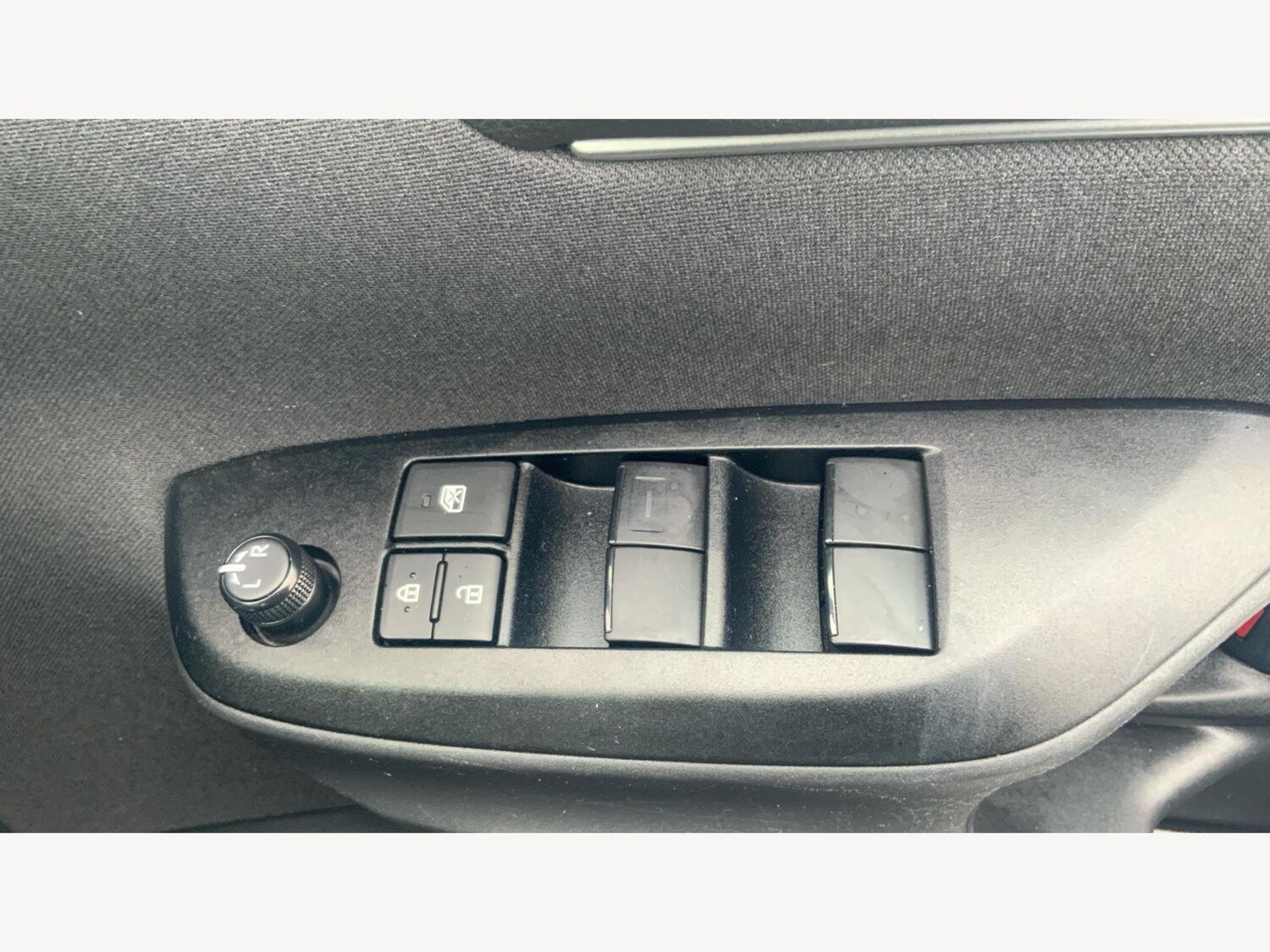 Used Toyota Yaris 2022 for sale - 77574895: Photo 27